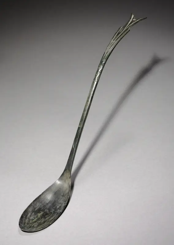 Spoon with Fish-Tail Design — تصویر رکورد موزهٔ هنر کلیولند (دسترسی آزاد)