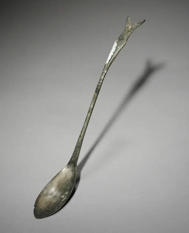 Spoon with Fish-Tail Design — تصویر رکورد موزهٔ هنر کلیولند (دسترسی آزاد)
