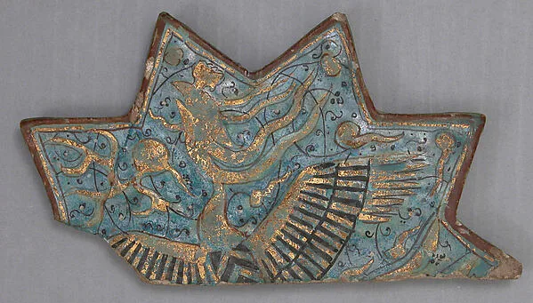 Star-Shaped Tile Fragment — تصویر رکورد موزهٔ متروپولیتن (دسترسی آزاد)