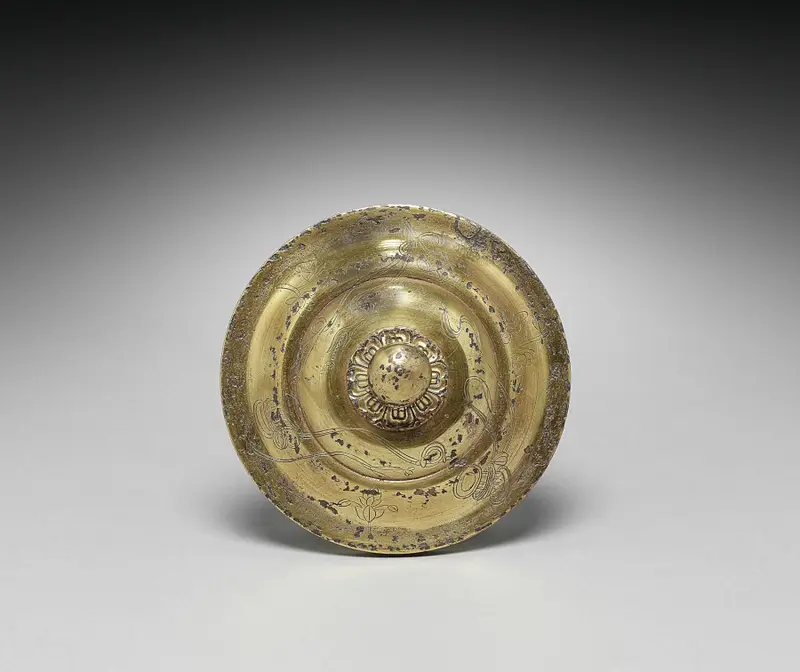 Cinerary Urn with Amida’s Pure Land (lid) — تصویر رکورد موزهٔ هنر کلیولند (دسترسی آزاد)