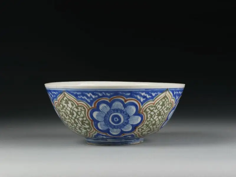 Bowl — تصویر رکورد موزهٔ ویکتوریا و آلبرت