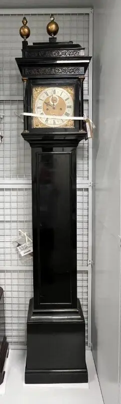 Longcase clock — تصویر رکورد موزهٔ ویکتوریا و آلبرت