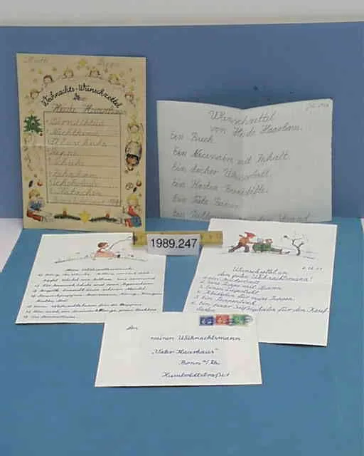 Postage paper/letter & stamp & envelope — تصویر رکورد یوروپیانا