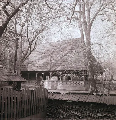 Sequences from the Village Museum. Exterior Ieud house; on the right part of the household obork Ieud (1980) — تصویر رکورد یوروپیانا