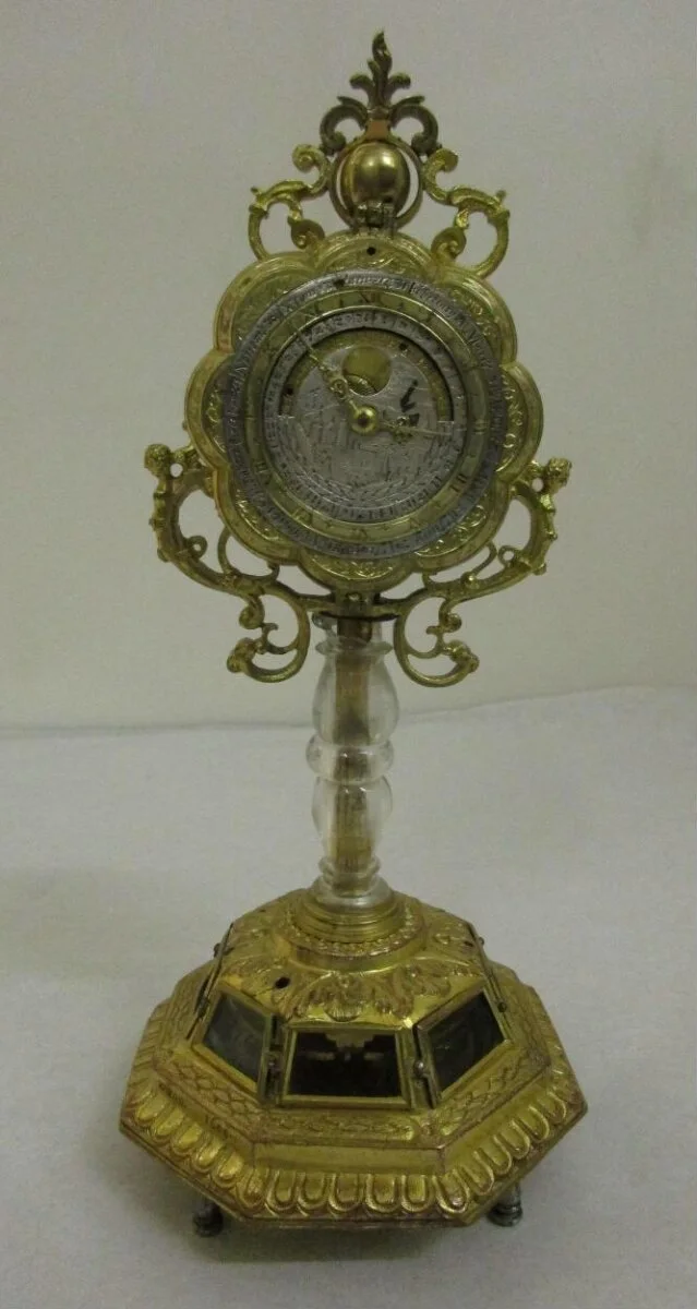 Monstrance clock — تصویر رکورد موزهٔ ویکتوریا و آلبرت