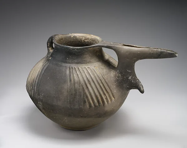 Spouted pitcher — تصویر رکورد موزهٔ متروپولیتن (دسترسی آزاد)