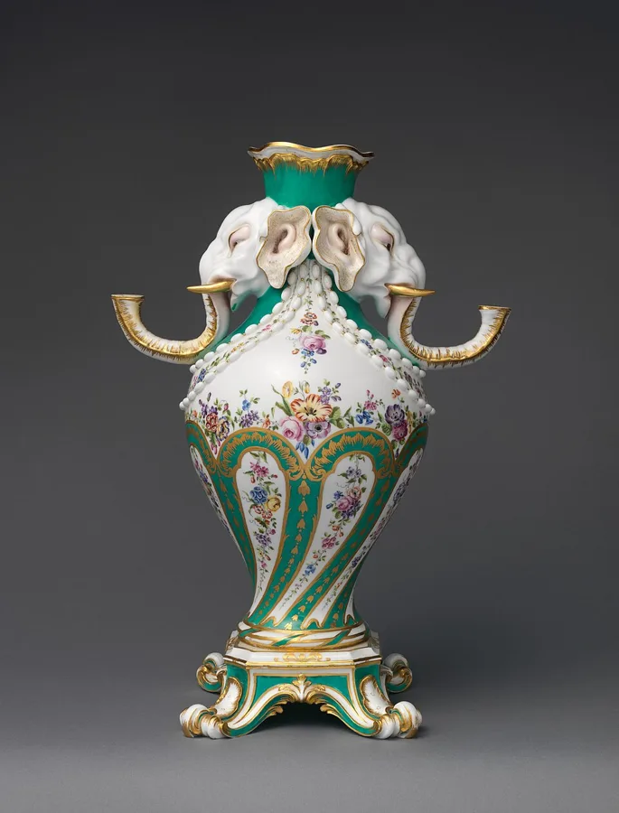 Elephant-head vase (vase à tête d'éléphant) — تصویر رکورد ویکیداده