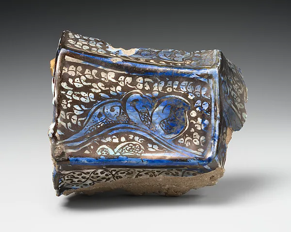 Tile Fragment — تصویر رکورد موزهٔ متروپولیتن (دسترسی آزاد)