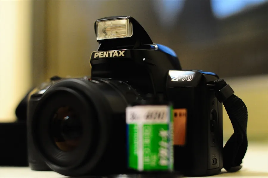 Pentax PZ-70 — تصویر رکورد ویکیداده