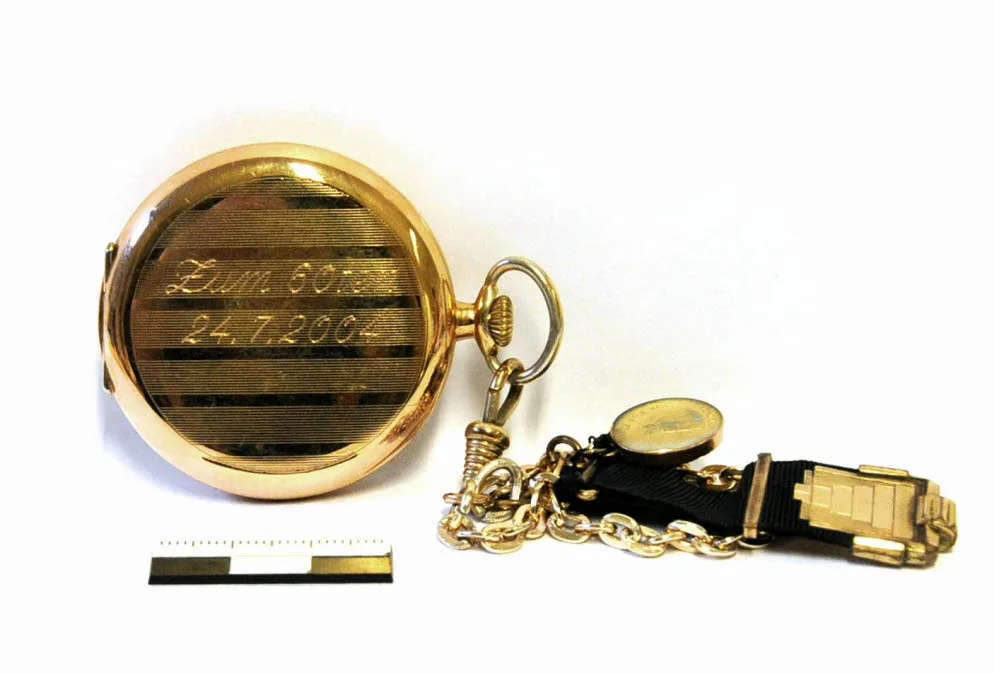 Taschenuhr von Johann Koch für das 50-jährige Arbeitsjubliäum von der Burbacher Hütte — تصویر رکورد یوروپیانا