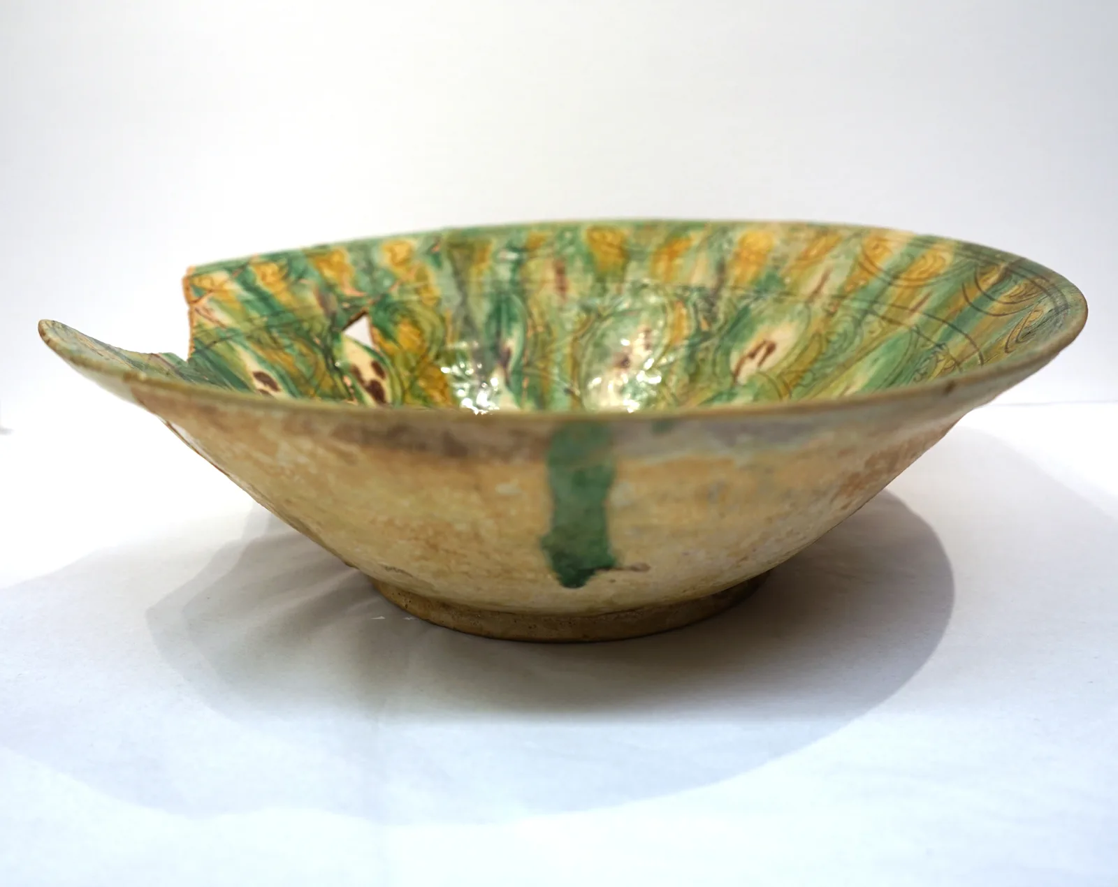 Bowl — تصویر رکورد موزهٔ متروپولیتن (دسترسی آزاد)