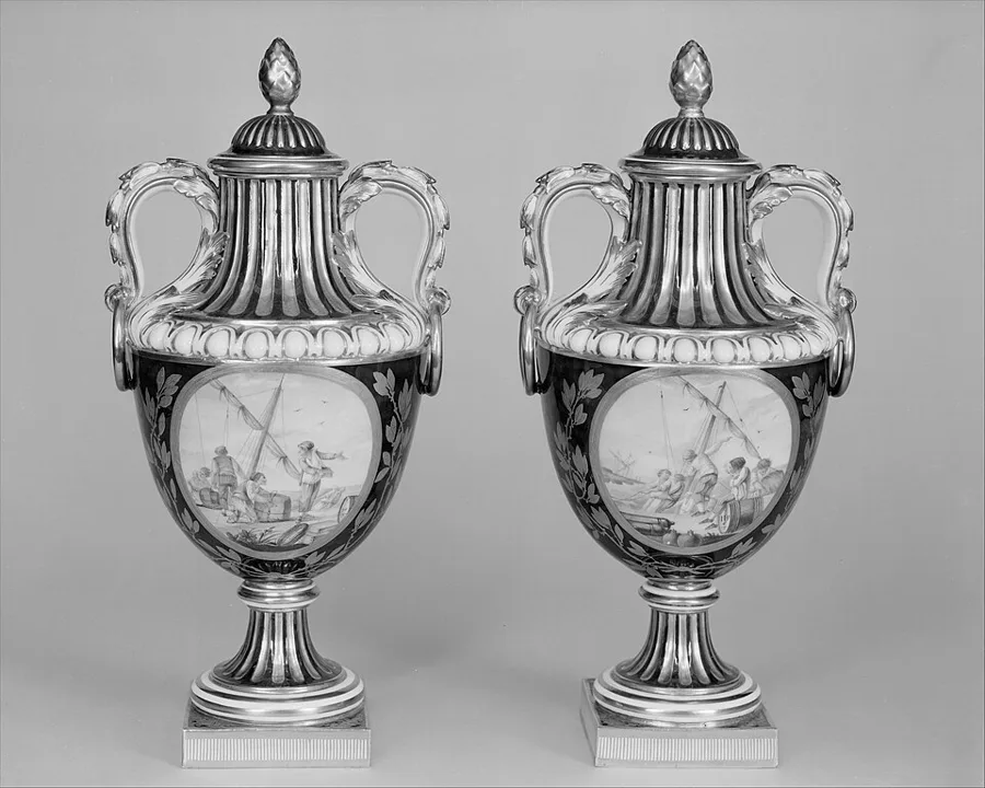 Vase with cover (vase de coté de Paris) (one of a pair) — تصویر رکورد ویکیداده