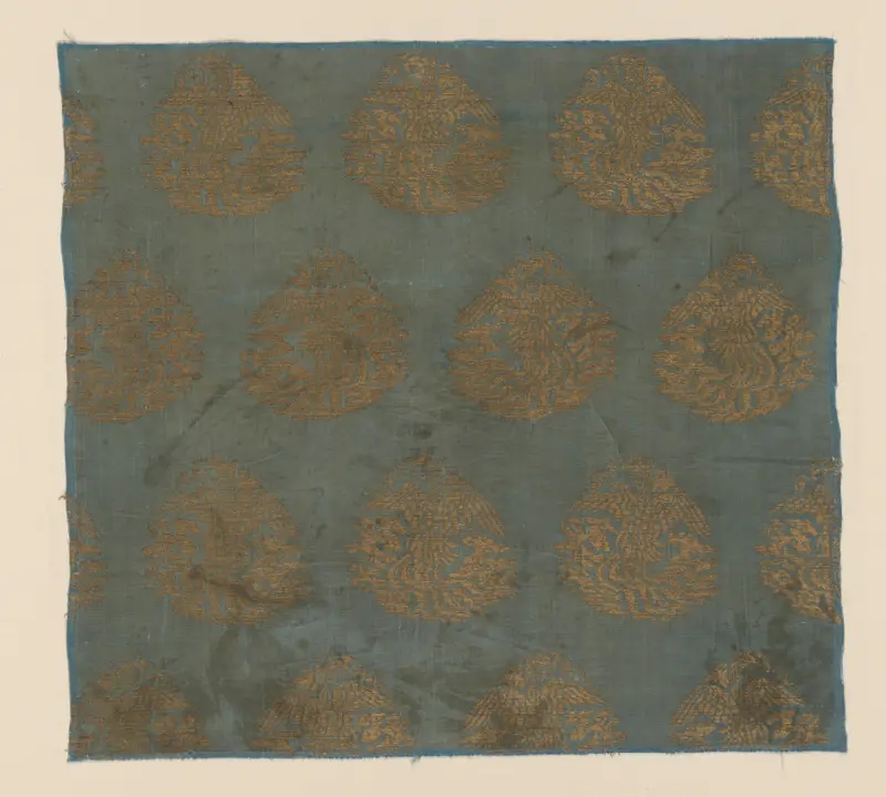 Brocade with Soaring Phoenixes among Clouds — تصویر رکورد موزهٔ هنر کلیولند (دسترسی آزاد)