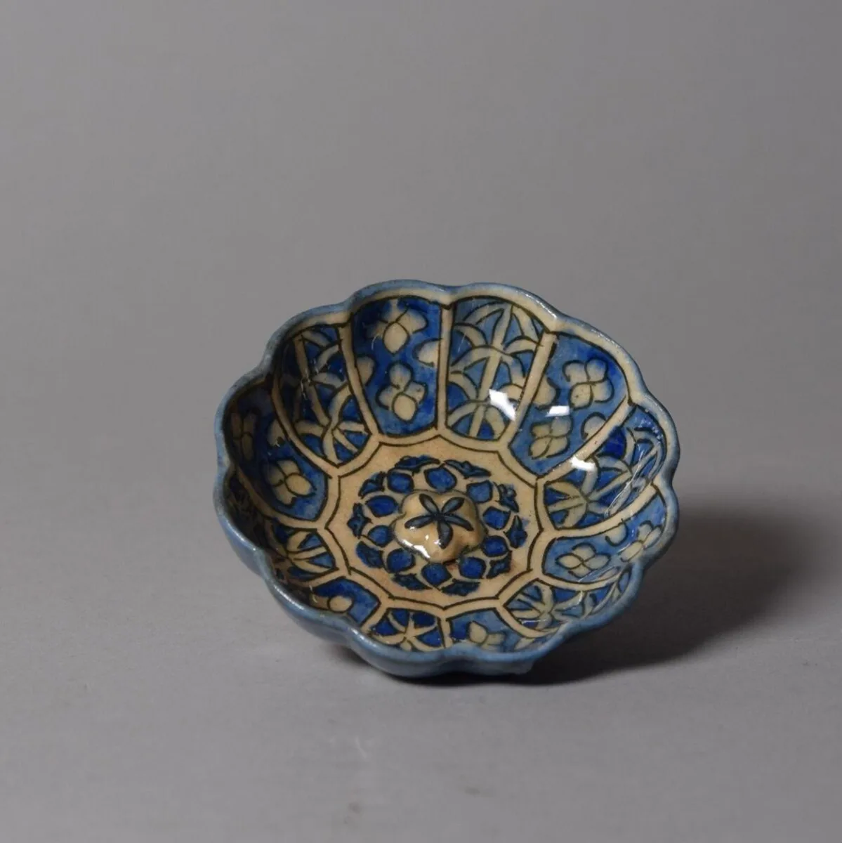Bowl — تصویر رکورد موزهٔ ویکتوریا و آلبرت