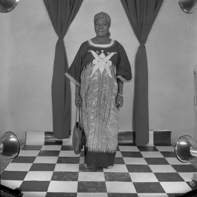 Recreational photograph [c 1985 - 1986] — تصویر رکورد یوروپیانا