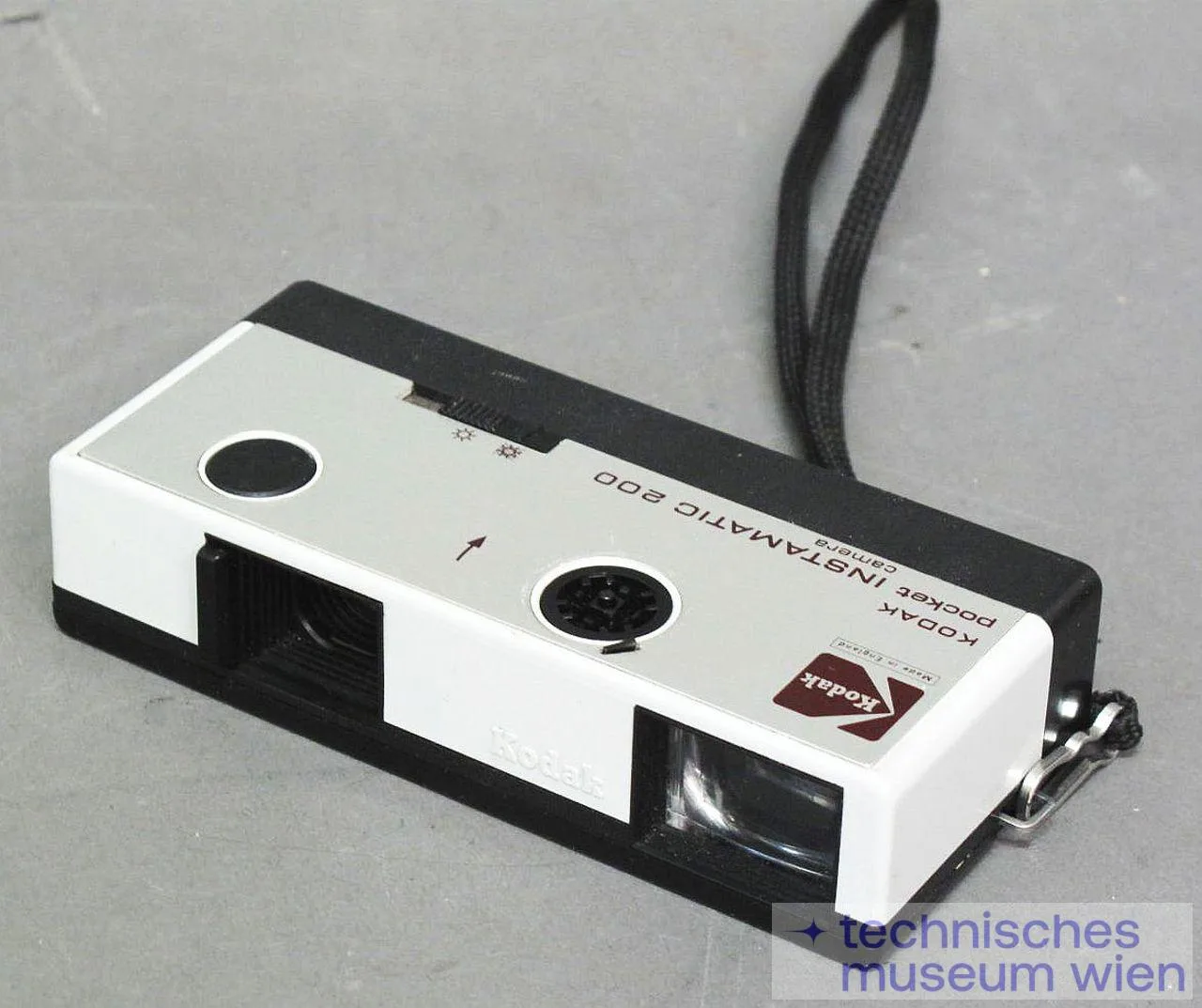 Pocketkamera Kodak Pocket Instamatic Camera 200 — تصویر رکورد یوروپیانا
