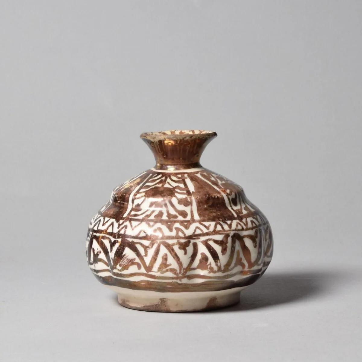 Spittoon — تصویر رکورد موزهٔ ویکتوریا و آلبرت