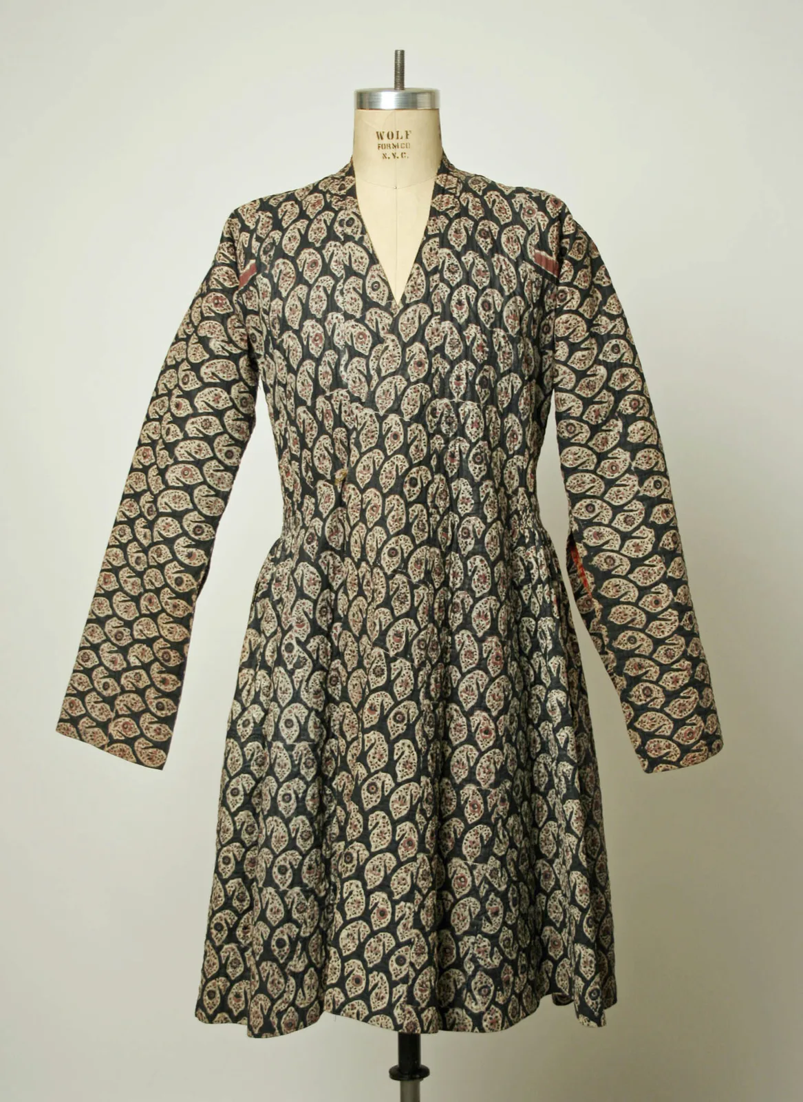 Coat — تصویر رکورد موزهٔ متروپولیتن (دسترسی آزاد)