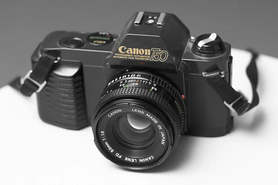 Canon T50 — تصویر رکورد ویکیداده