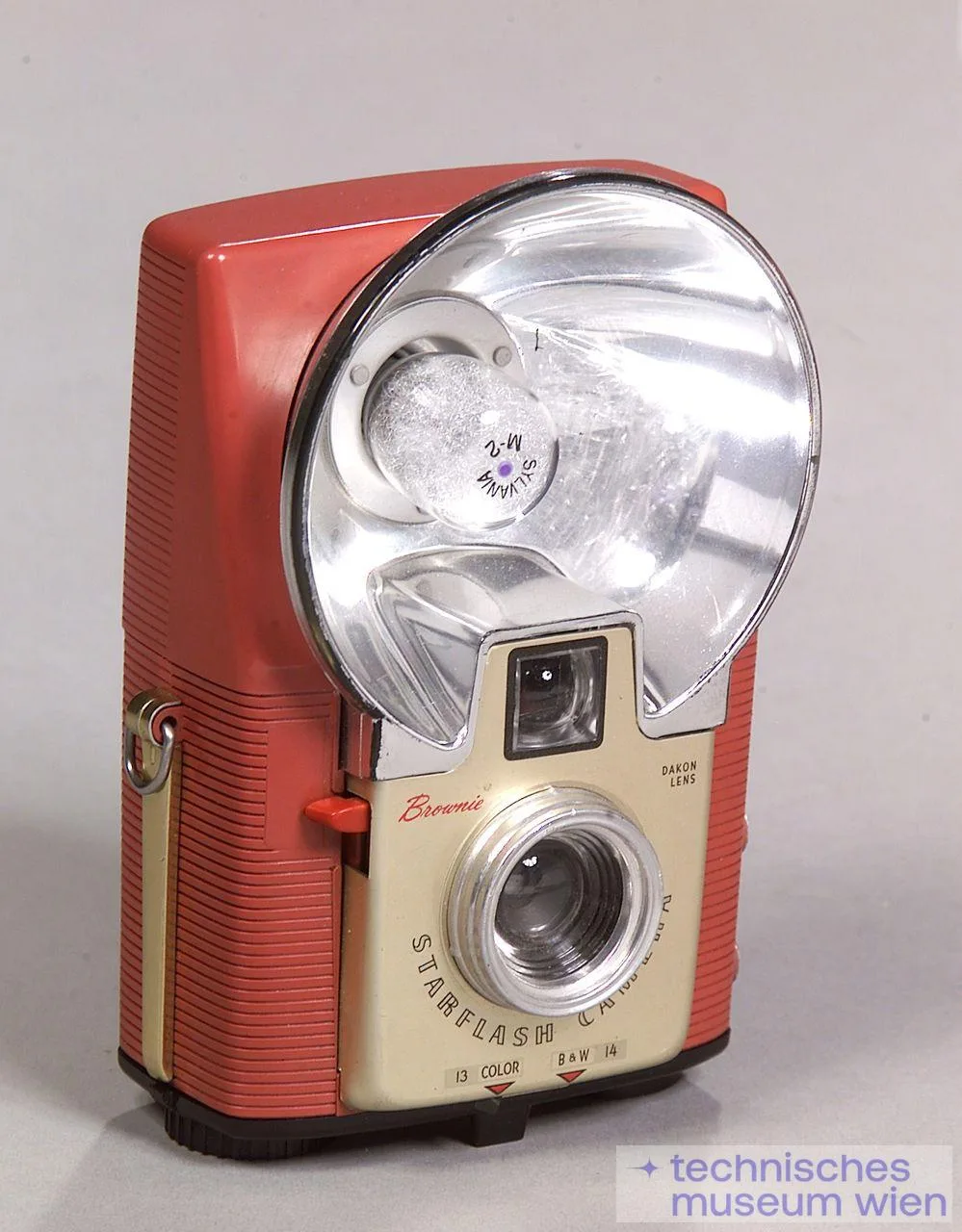 Rollfilmkamera Kodak Brownie Starflash Camera — تصویر رکورد یوروپیانا