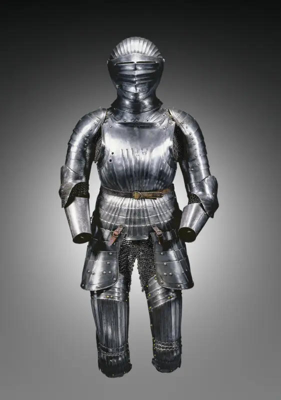 Partial Suit of Armor in Maximilian Style — تصویر رکورد موزهٔ هنر کلیولند (دسترسی آزاد)