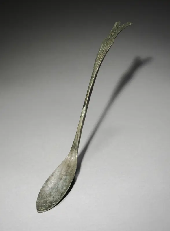Spoon with Fish-Tail Design — تصویر رکورد موزهٔ هنر کلیولند (دسترسی آزاد)