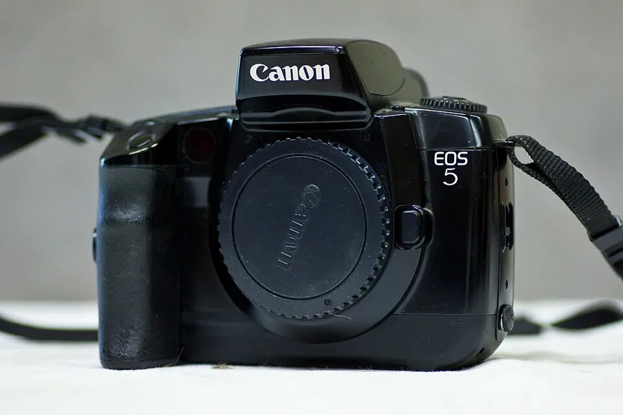 Canon EOS 5 — تصویر رکورد ویکیداده