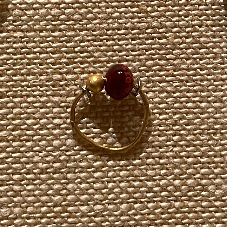 Earring — تصویر رکورد موزهٔ متروپولیتن (دسترسی آزاد)