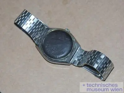 Armbanduhr, Glas durch Kurzschluß geschwärzt — تصویر رکورد یوروپیانا