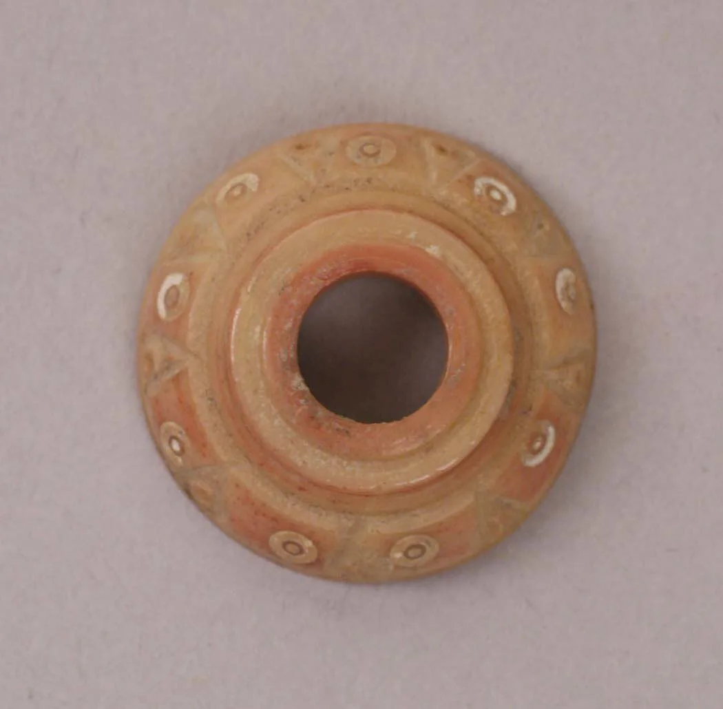Button or Bead — تصویر رکورد موزهٔ متروپولیتن (دسترسی آزاد)