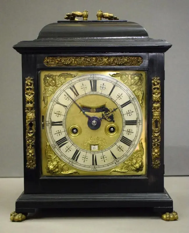 Clock — تصویر رکورد موزهٔ ویکتوریا و آلبرت