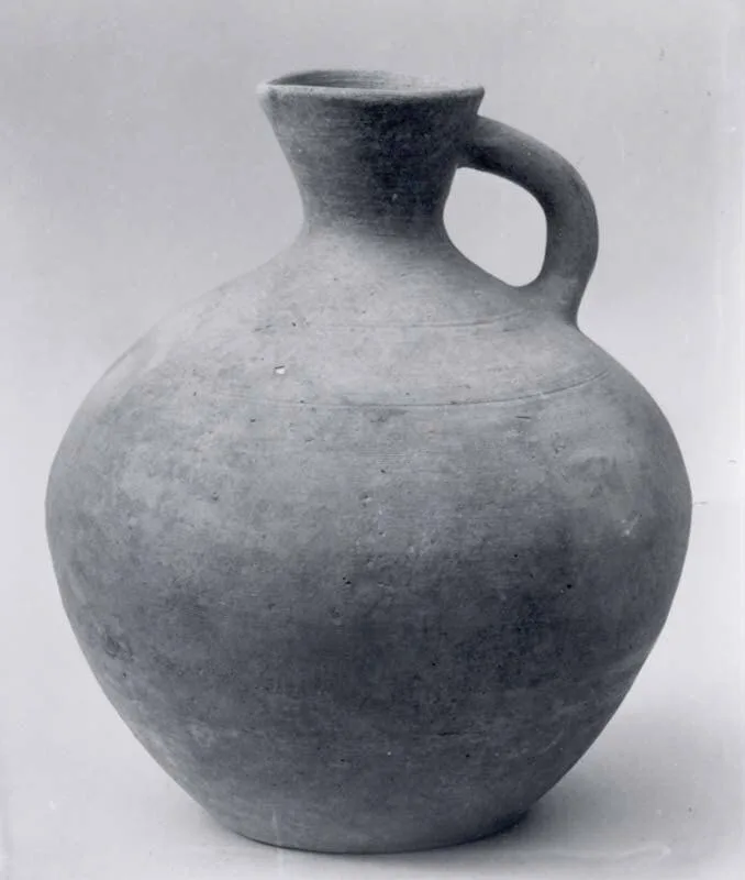 Jug — تصویر رکورد موزهٔ متروپولیتن (دسترسی آزاد)