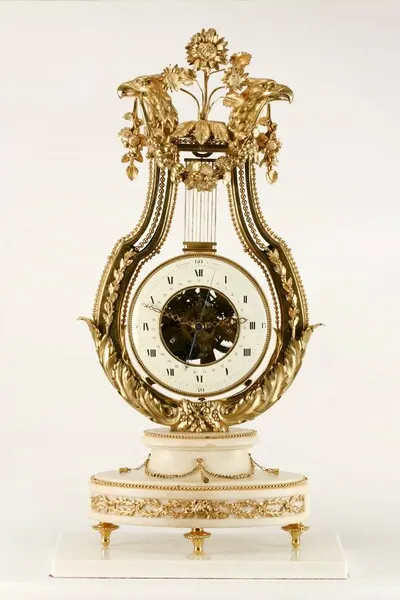 Tischuhr, Pendule lyre, Cronier, Paris, um 1780 — تصویر رکورد یوروپیانا