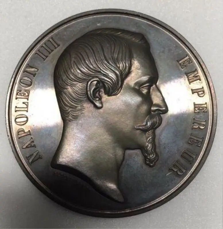 Medal — تصویر رکورد موزهٔ ویکتوریا و آلبرت — شمارهٔ رکورد 537-1899