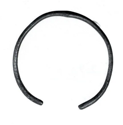 Bracelet — تصویر رکورد موزهٔ متروپولیتن (دسترسی آزاد)