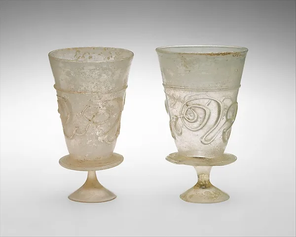 Goblet with Applied Decoration — تصویر رکورد موزهٔ متروپولیتن (دسترسی آزاد)