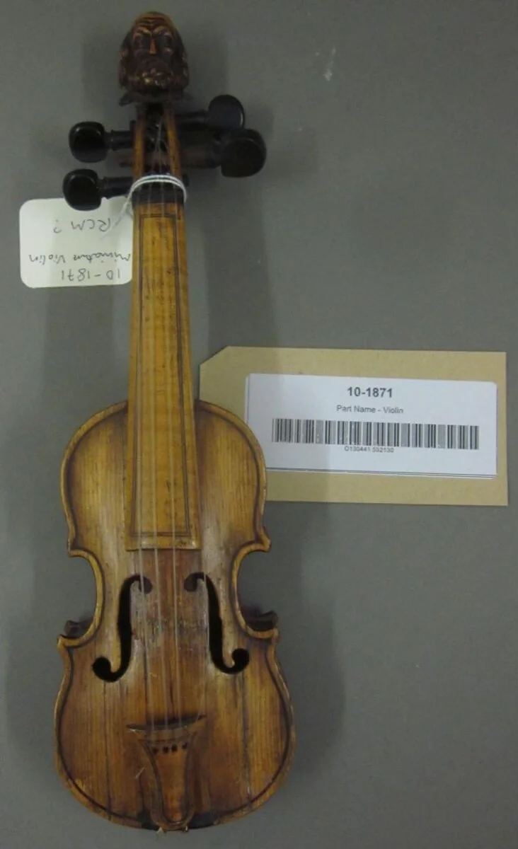 Violin — تصویر رکورد موزهٔ ویکتوریا و آلبرت