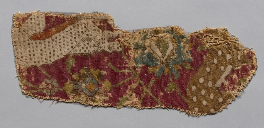 Fragment of a Carpet — تصویر رکورد موزهٔ هنر کلیولند (دسترسی آزاد)