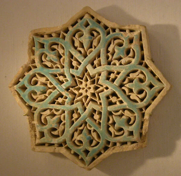 Carved Star Tile — تصویر رکورد موزهٔ متروپولیتن (دسترسی آزاد)