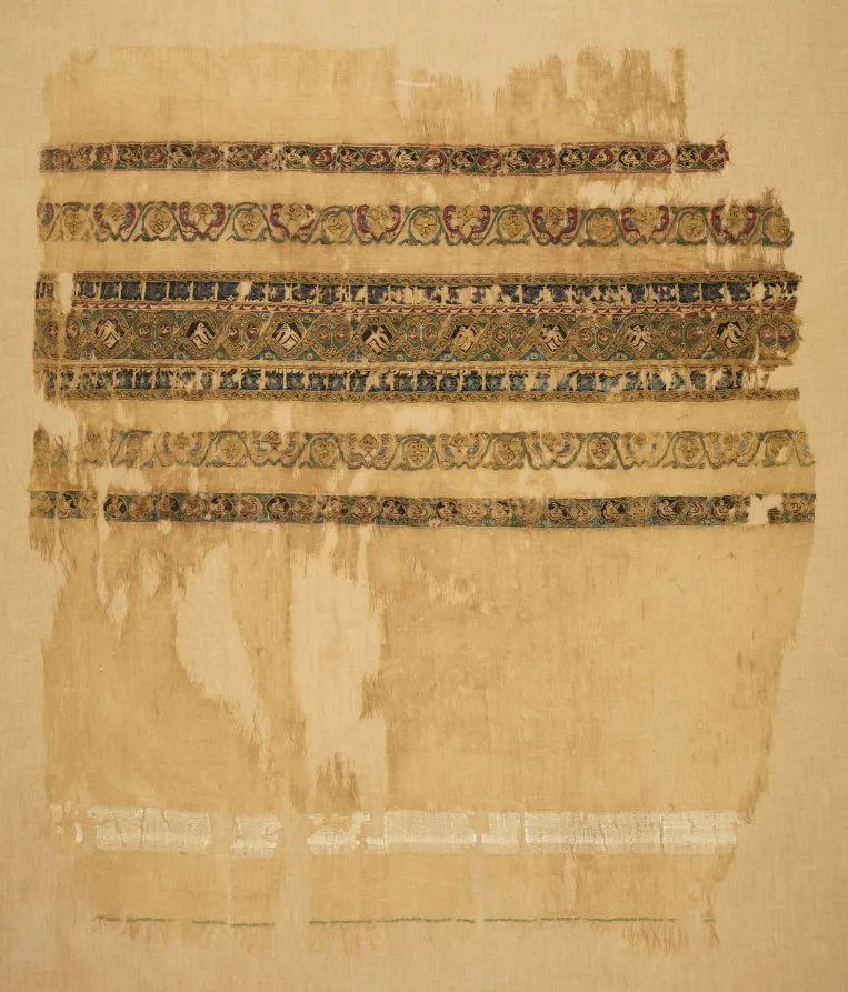 Turban or shawl end with tiraz and gold — تصویر رکورد موزهٔ هنر کلیولند (دسترسی آزاد)