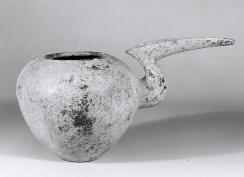 Spouted pitcher — تصویر رکورد موزهٔ متروپولیتن (دسترسی آزاد)