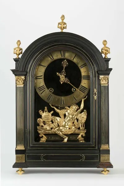Tischuhr, Réligieuse, Isaac Thuret, Paris, um 1690 — تصویر رکورد یوروپیانا