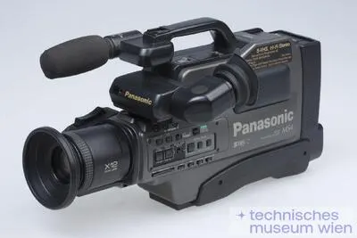 Panasonic Hi-Fi Stereo NV-MS4E S-VHS Movie Camera HQ — تصویر رکورد یوروپیانا