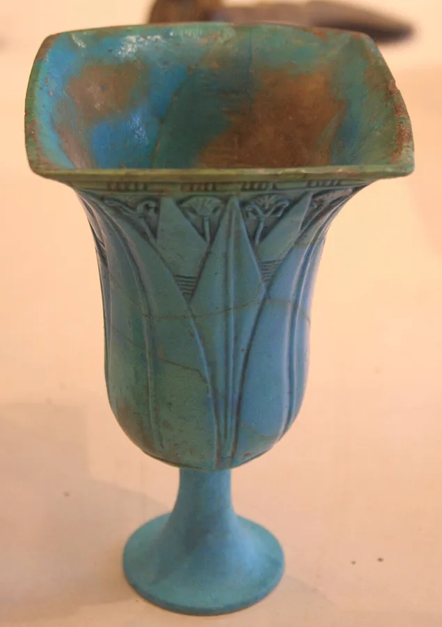 Nenufar-shaped calice-E 11349 — تصویر رکورد ویکیداده