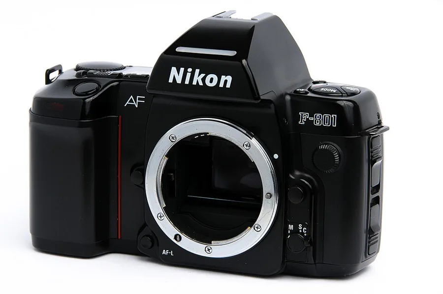 Nikon F-801 — تصویر رکورد ویکی‌داده