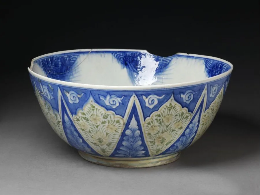 Bowl — تصویر رکورد موزهٔ ویکتوریا و آلبرت