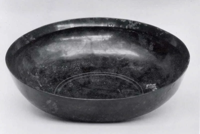 Circular bowl — تصویر رکورد موزهٔ متروپولیتن (دسترسی آزاد)