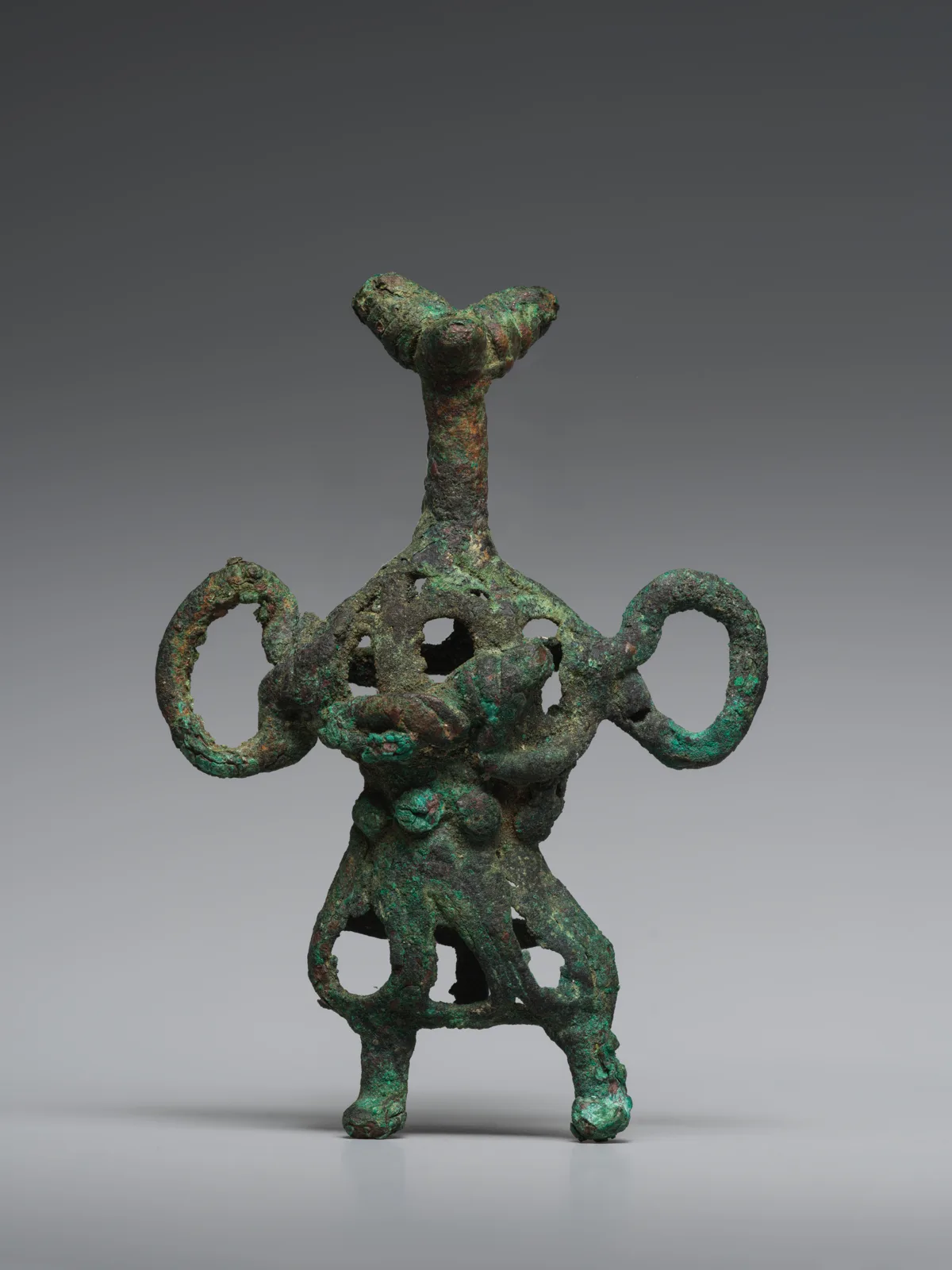 Figurine pendant — تصویر رکورد موزهٔ متروپولیتن (دسترسی آزاد)