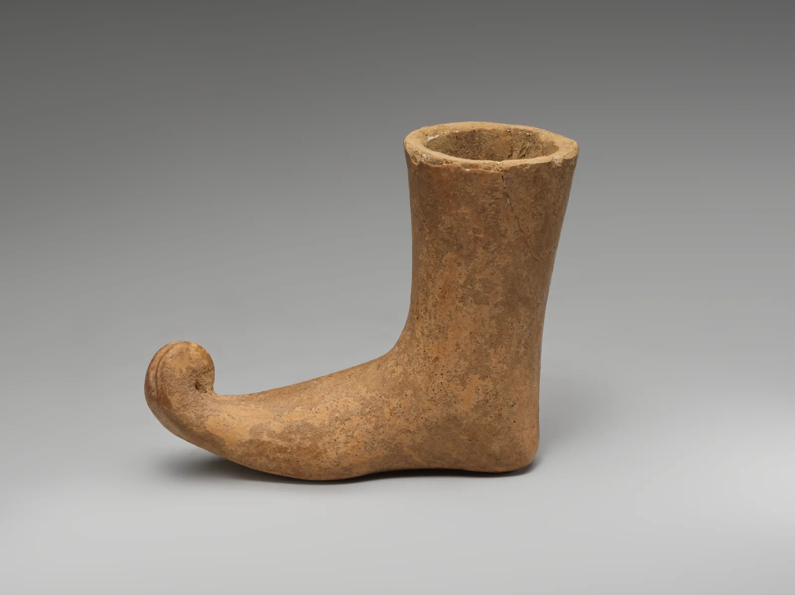 Votive boot — تصویر رکورد موزهٔ متروپولیتن (دسترسی آزاد)