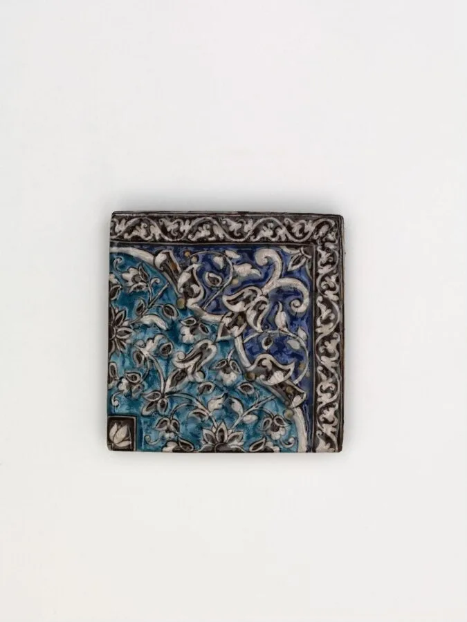 Tile — تصویر رکورد موزهٔ ویکتوریا و آلبرت — شمارهٔ رکورد 522:3-1889
